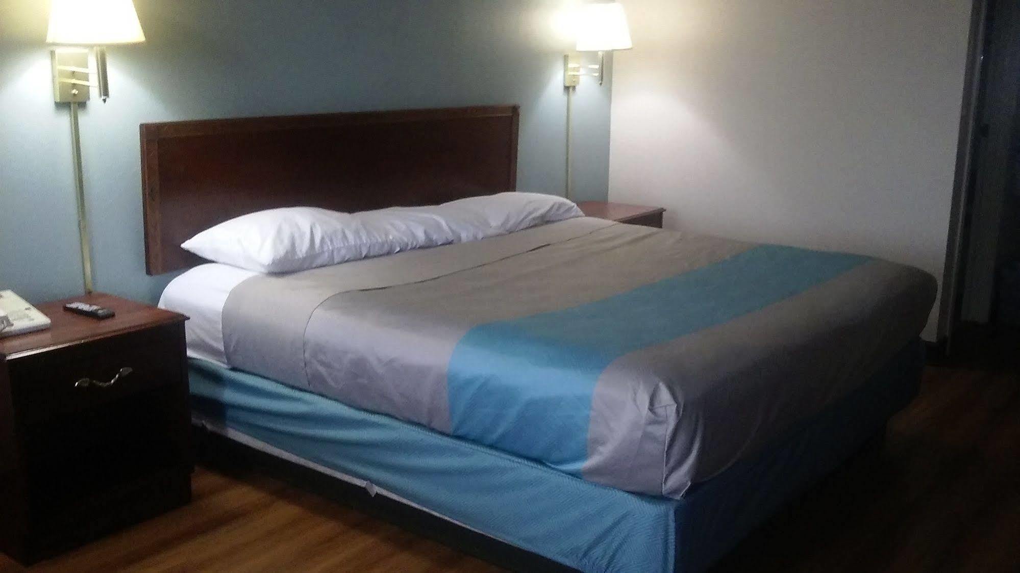 Motel 6-Kenly, Nc Экстерьер фото